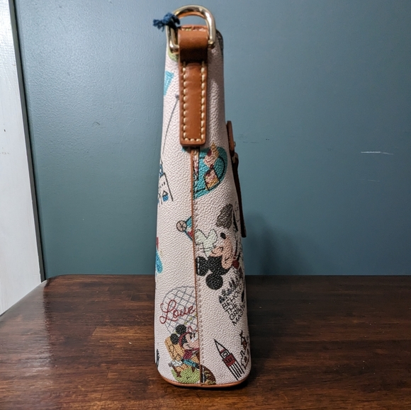Dooney & Bourke Disney EPCOT 2022 Food and Wine Festival Crossbody bag - Picture 5 of 13